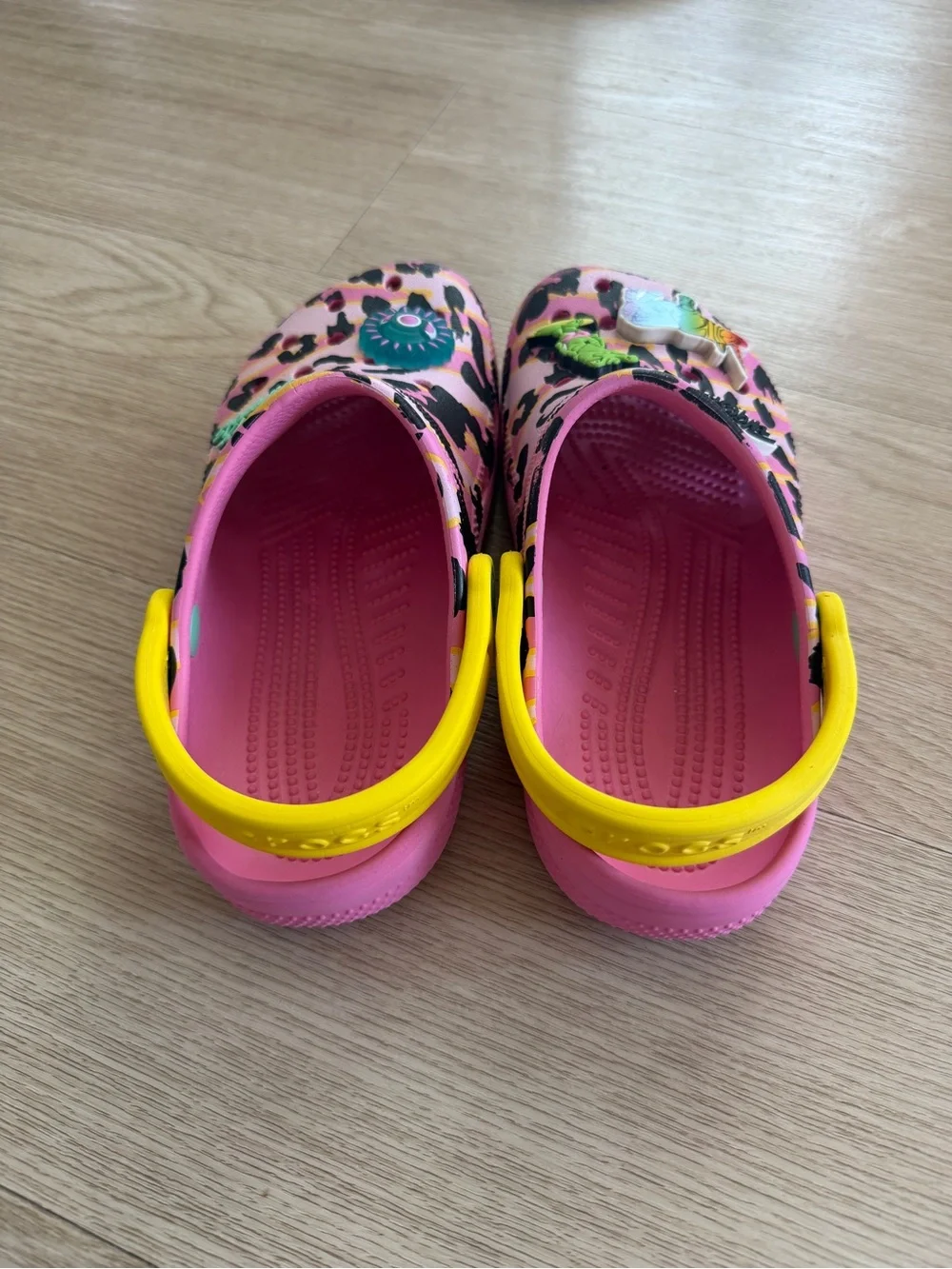 Crocs x Ron English Party Animal Clog Kids Sz J4 Pink Leopard w Jibbitz Light Up